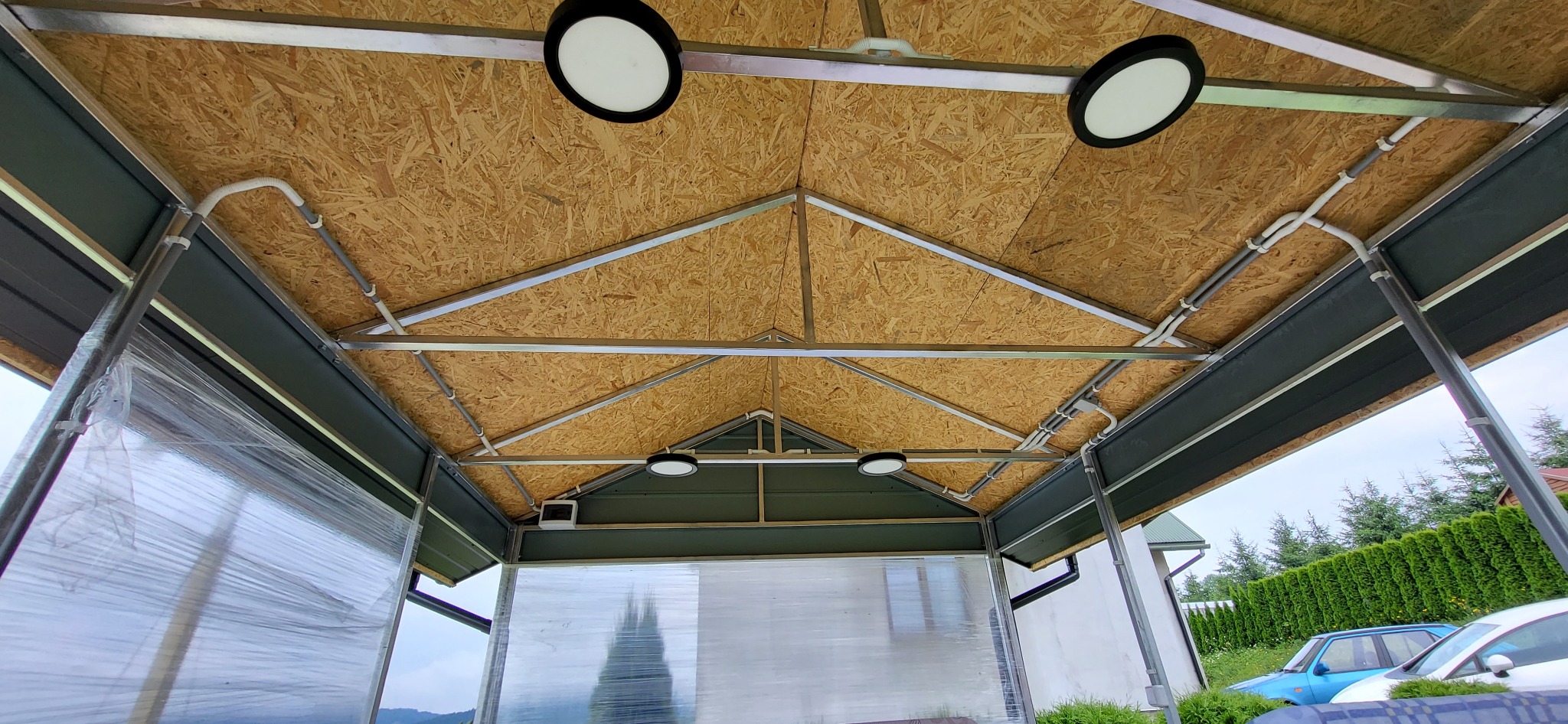 Montaż instalacji elektrycznej, lamp, włączników, gniazdek w altanie