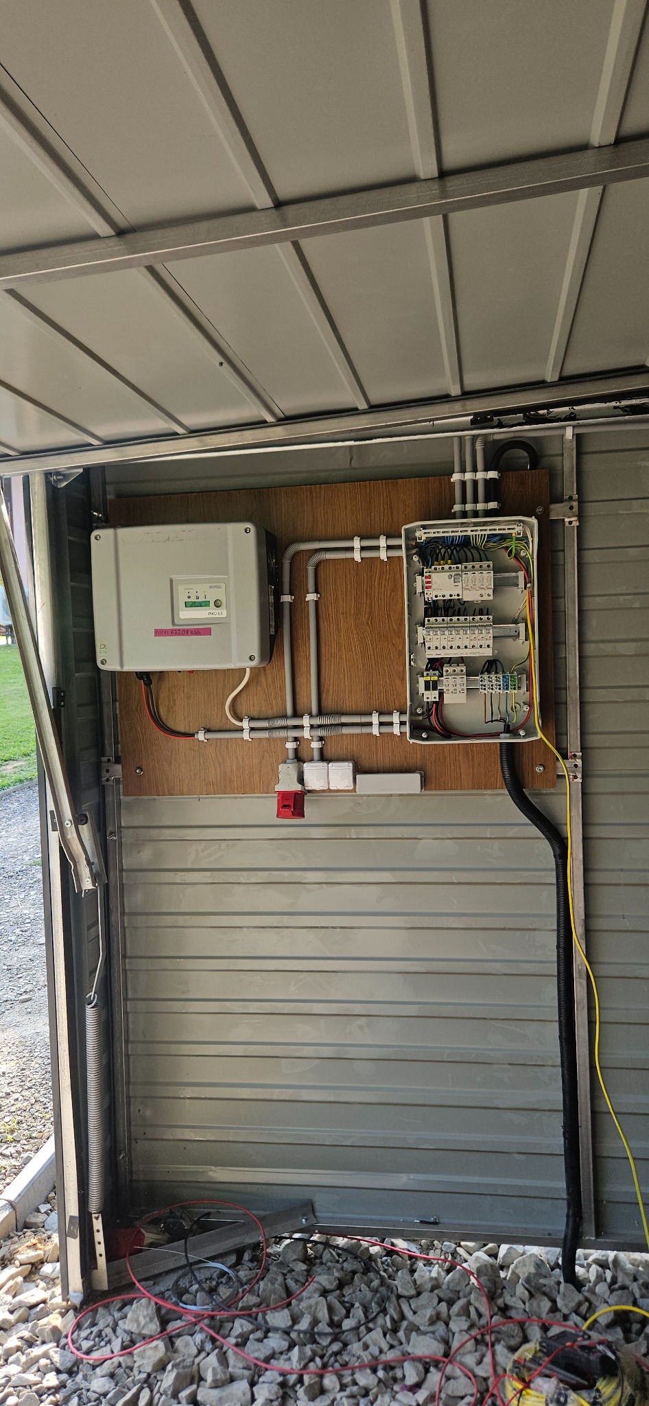 Montaż oraz podłączenie rodzielni elektrycznej wraz z zabezpieczeniami do fotowoltaiki oraz falownika