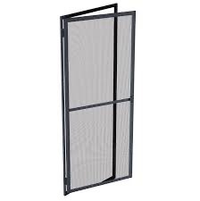 Szara moskitiera ramkowa z siatką, uchylona, widoczna na białym tle.