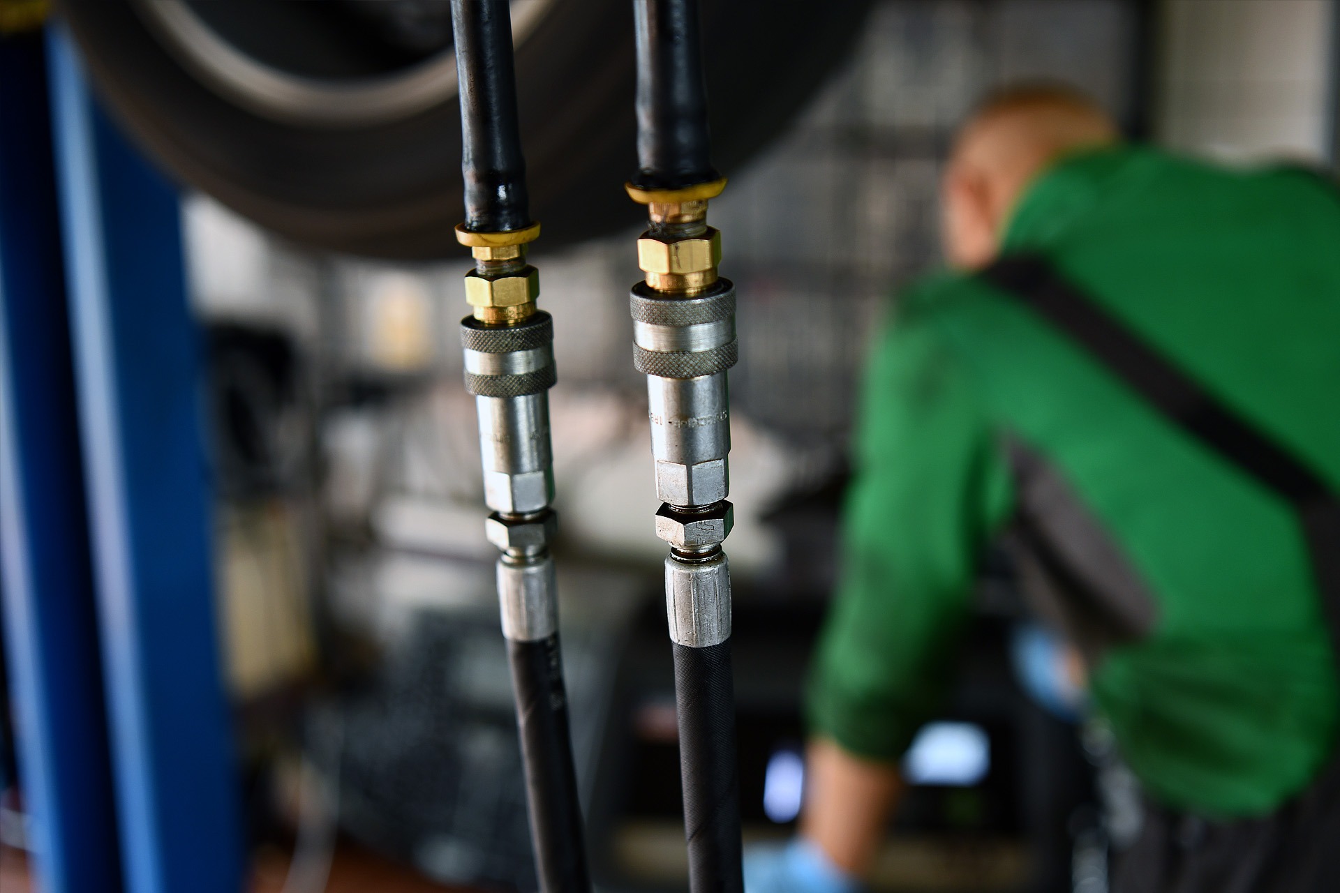 Dynamiczne wymiany oleju w skrzyniach automatycznych.