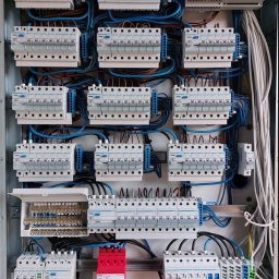 Rozdzielnica elektryczna w domu jednorodzinnym 