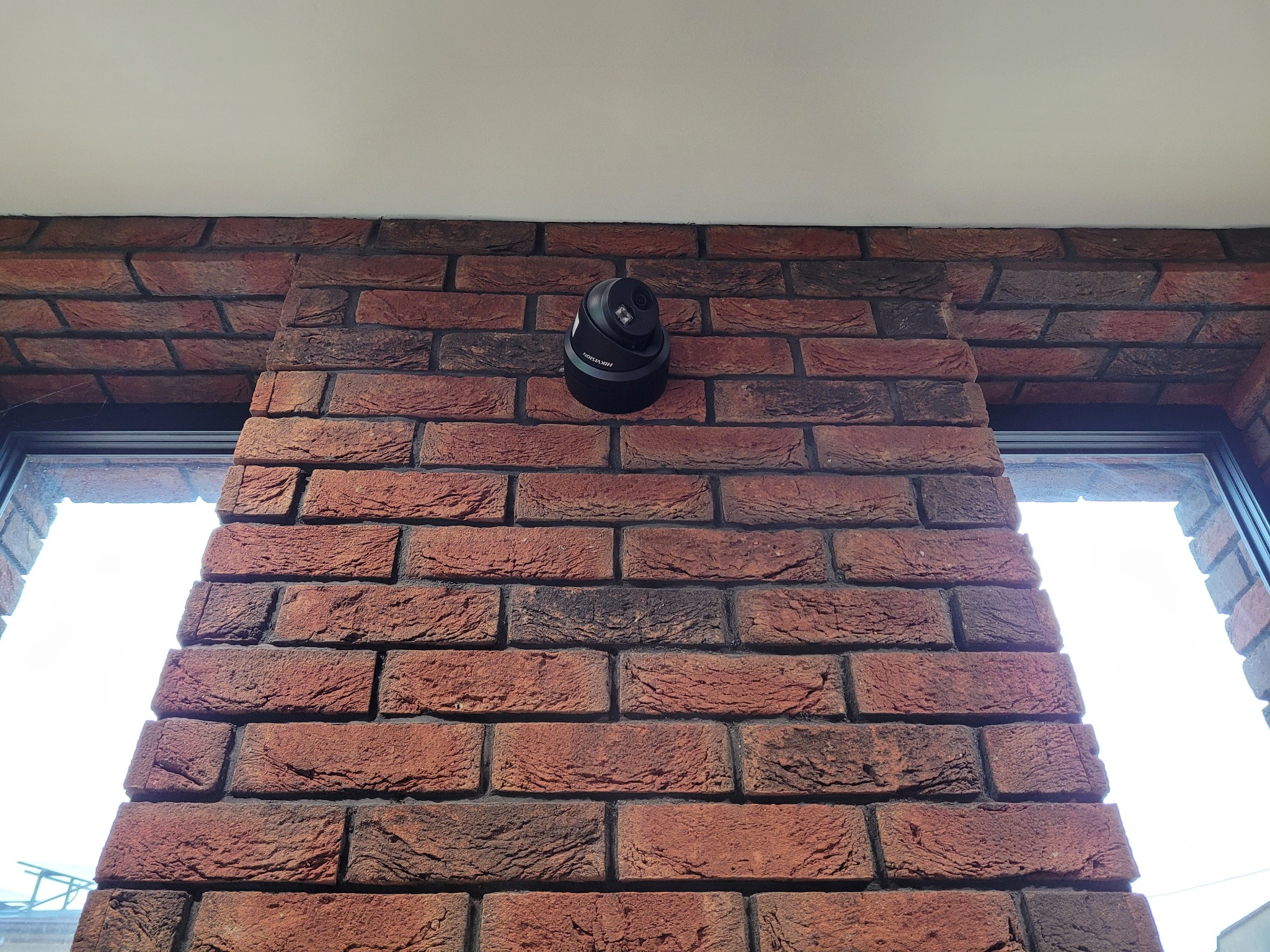Kamera typu turret - black.