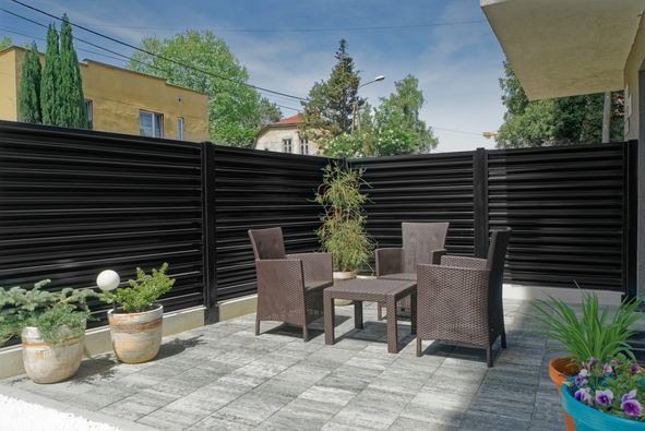 Wykonanie ogrodzenia, podłoża