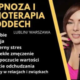 Zdjęcie kobiety z uśmiechem na twarzy, promujące usługi w zakresie radzenia sobie z lękami, depresją, stresem, zmęczeniem, niskim poczuciem wartości, problemami w relacjach i astmą w Lublinie...