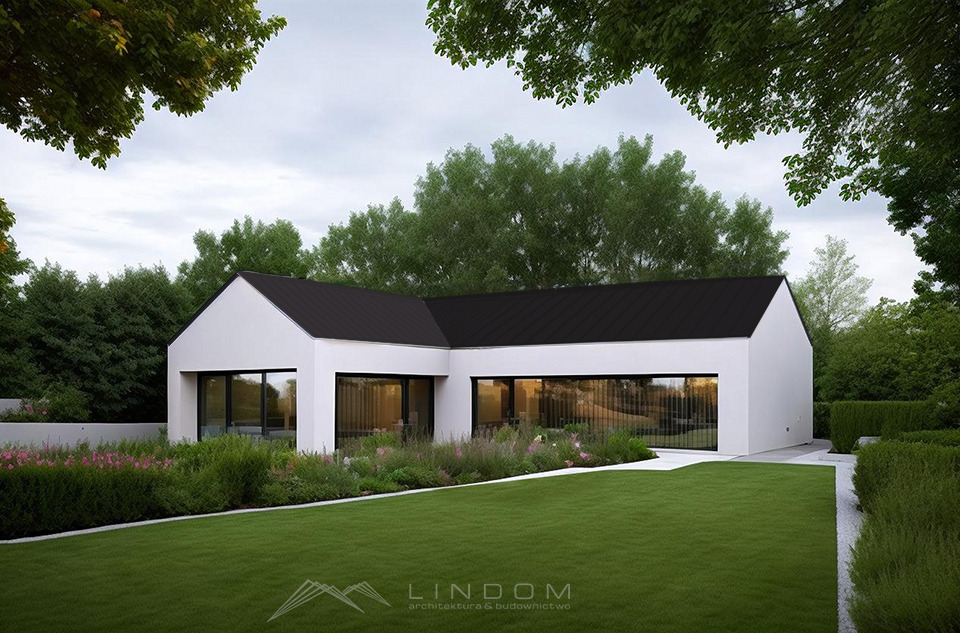 Nowoczesny, parterowy dom z białymi ścianami i czarnym dachem, otoczony zadbanym ogrodem z kwiatami i trawnikiem. Duże okna przesuwne z czarnymi ramami wpuszczają światło do wnętrza. Widok...