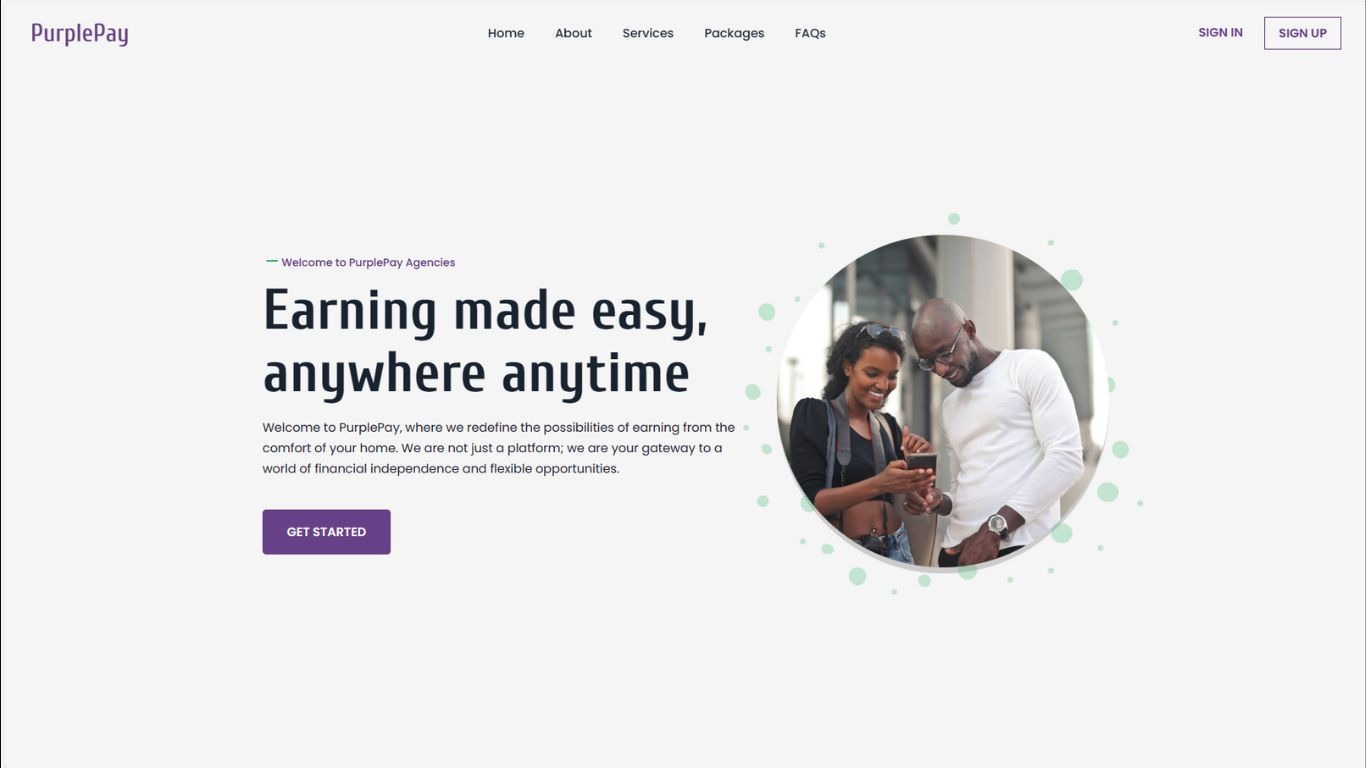 Strona internetowa PurplePay z hasłem 'Earning made easy, anywhere anytime' i zdjęciem uśmiechniętej pary korzystającej z telefonu.