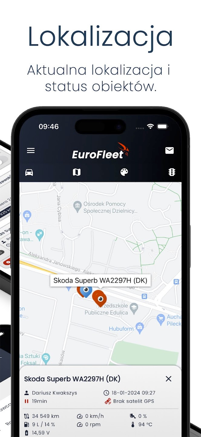 Ekran smartfona prezentuje aplikację do śledzenia pojazdów z mapą, na której zaznaczono lokalizację Skody Superb WA2297H oraz szczegółowe dane pojazdu, takie jak data, brak sygnału GPS, przebieg...