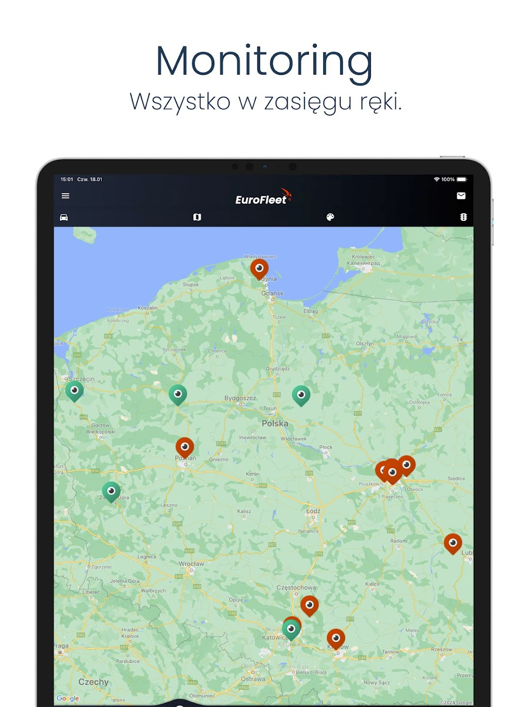 Tablet wyświetlający mapę Polski z zaznaczonymi lokalizacjami i logo EuroFleet, wskazujący na system śledzenia pojazdów.