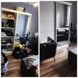 Pokój przed i po uporządkowaniu: po lewej stronie nieporządek w otwartym regale i na podłodze, po prawej stronie posprzątany pokój z przesuwną szafą z lustrem.