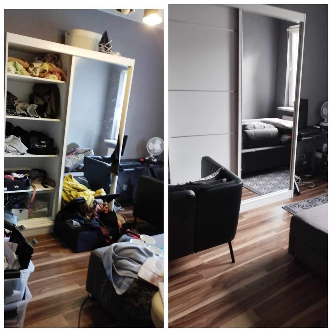 Pokój przed i po uporządkowaniu: po lewej stronie nieporządek w otwartym regale i na podłodze, po prawej stronie posprzątany pokój z przesuwną szafą z lustrem.