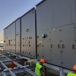 Montaż central przemysłowych o dużej wydajności.