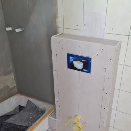 Nowy stelaż WC i zabudowa z płyt GK