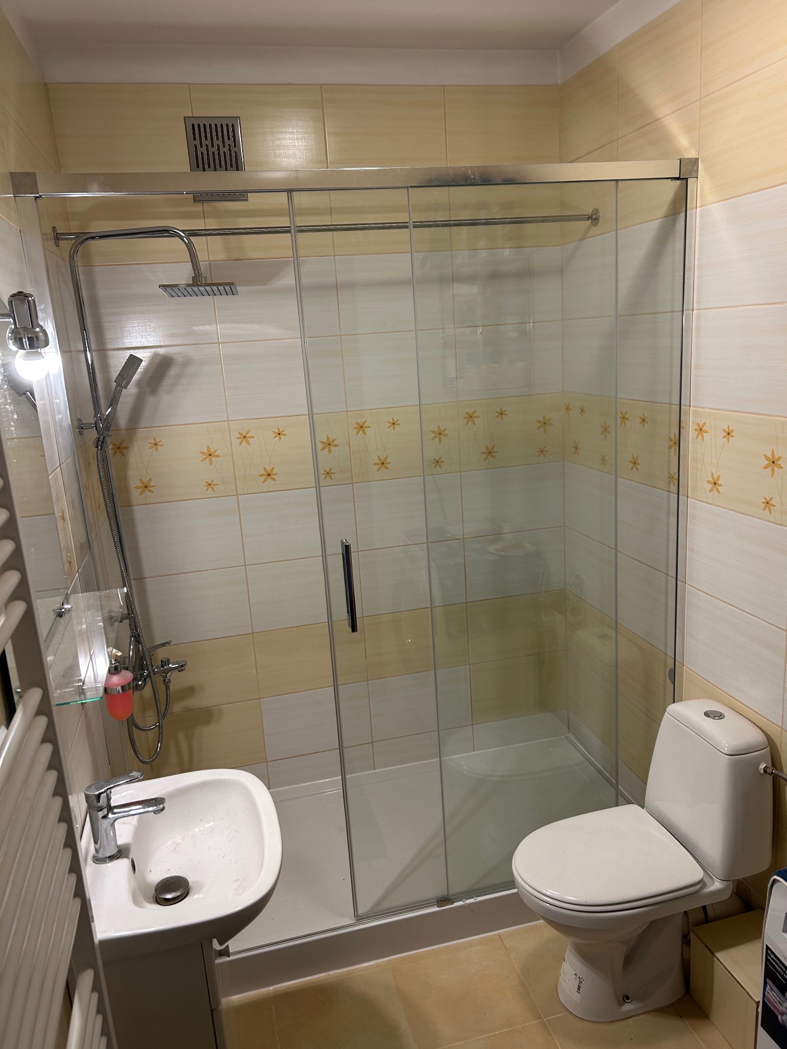 Montaż brodzika i kabiny prysznicowej