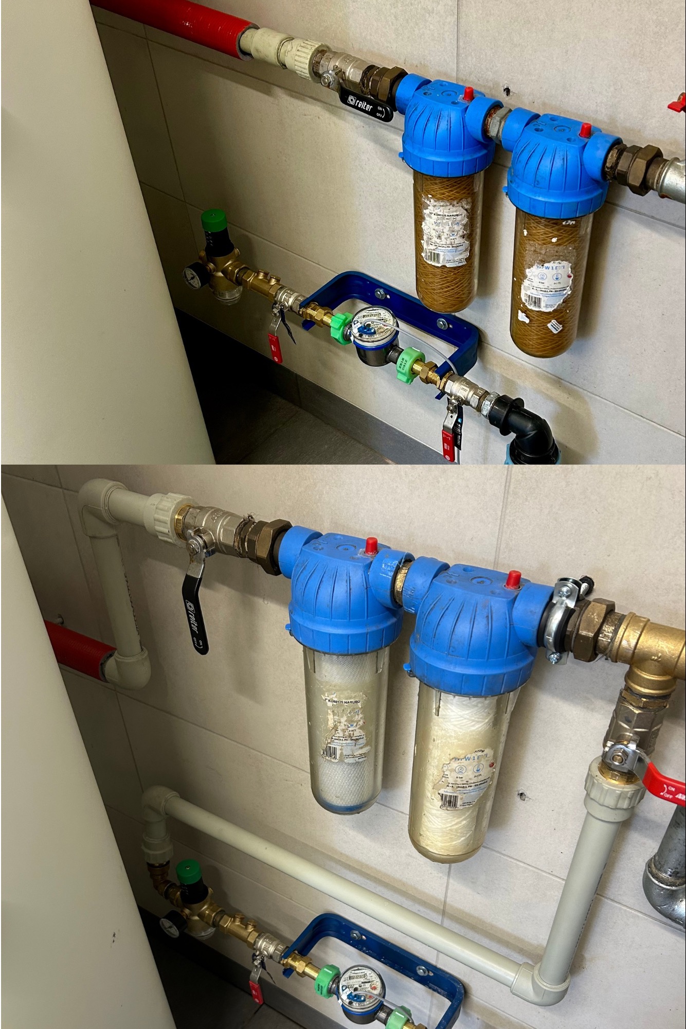 Zdjęcie instalacji filtrów wody przed i po czyszczeniu. Widoczne różnice w kolorze wkładów filtracyjnych. Elementy instalacji hydraulicznej zamontowane na ścianie.