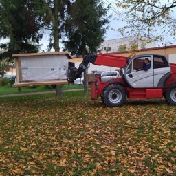 Jach-Trans Łukasz Jach - Podanie ładowarką teleskopową przez okno urządzenia medycznego