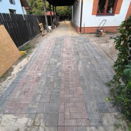 Oleksandra Hoiarchuk Złote Drzewo - Demontaż kostki, zburzenia szamba, i ponownej montaż