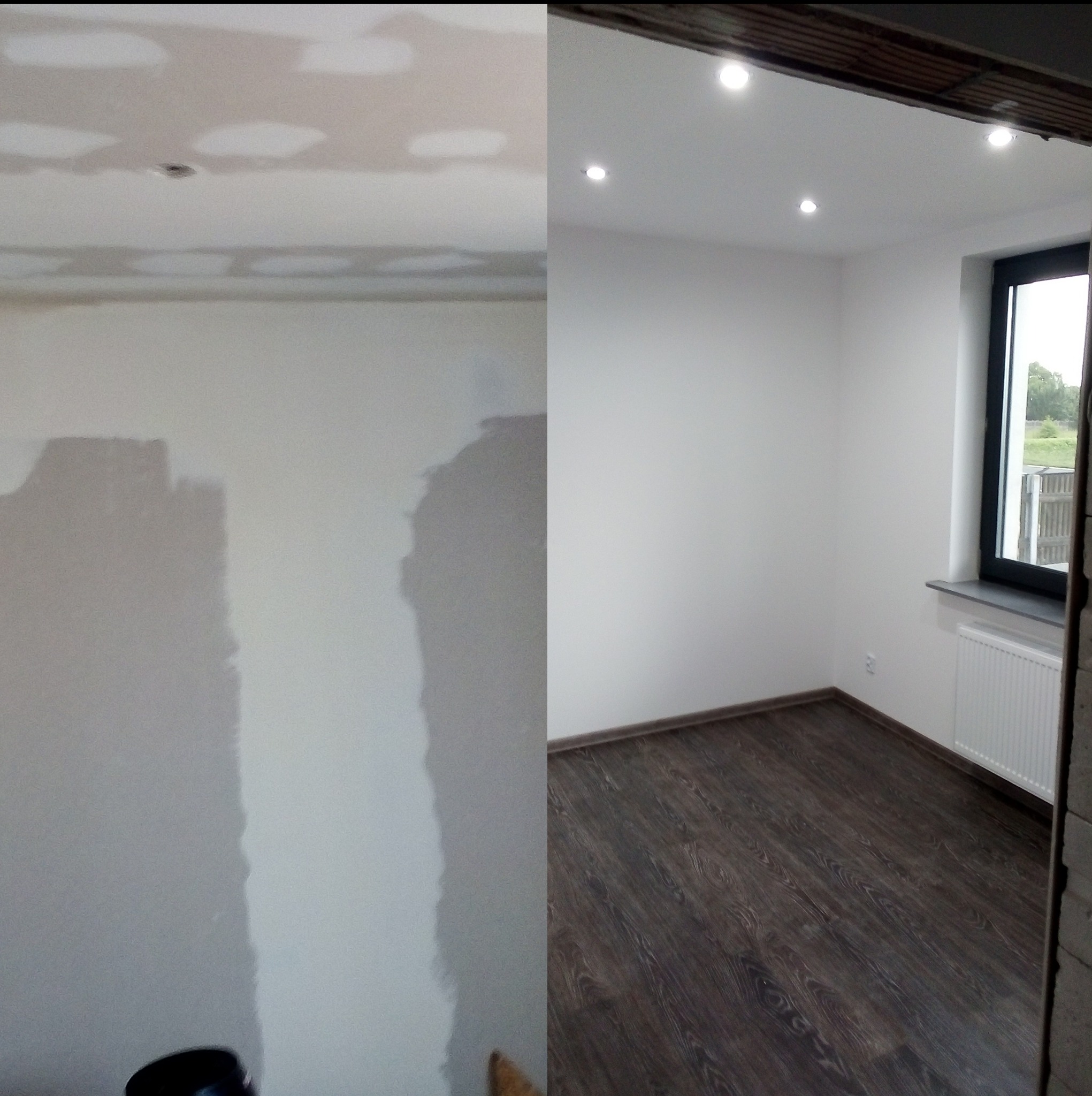 Pokój w trakcie remontu: ściana po lewej częściowo pokryta gładzią, sufit z widocznymi miejscami po szpachlowaniu, po prawej wykończona ściana z oknem, grzejnikiem i zamontowanym oświetleniem...