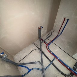 SIMPLE FLAT SPÓŁKA Z OGRANICZONĄ ODPOWIEDZIALNOŚCIĄ - Rozprowadzenia instalacji WOD-KAN oraz elektrycznej