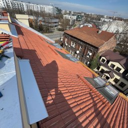 SIMPLE FLAT SPÓŁKA Z OGRANICZONĄ ODPOWIEDZIALNOŚCIĄ - Remont dachu w zabytkowej kamienicy - ul. Wałowa w Krakowie