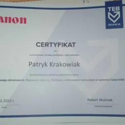 Certyfikat ukończenia kursu Technik Fotografii i Multimediów marki Canon, wystawiony na Patryka Krakowiaka przez TEB Edukacja.