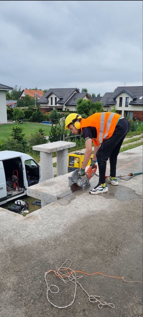 Likwidacja balkonu, cięcie betonu