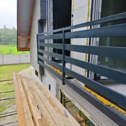 Balustrada francuska w malowaniu antracytowym z opcją demontażu do malowania elewacji itp.