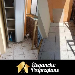 Elegancko Posprzątane - Balkon przed i po sprzątaniu: widoczny bałagan przed, czysta podłoga po; szafka otwarta, śmieci na podłodze, po prawej czysty balkon z płytkami i fragmentem ściany.