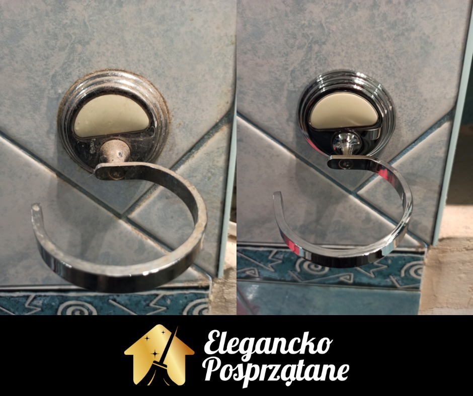 Uchwyt na ręcznik w łazience: po lewej brudny, po prawej lśniący po czyszczeniu. Efekt 'przed i po' na tle niebieskich płytek.