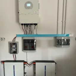 Falownik Hybrydowy z Magazynami Energii. Twój prąd z dotacją mój prąd 6.0 już na Ciebie czeka!