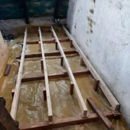 Podłoga na legarach zbudowana w ramach adaptacji poddasza kamienicy.