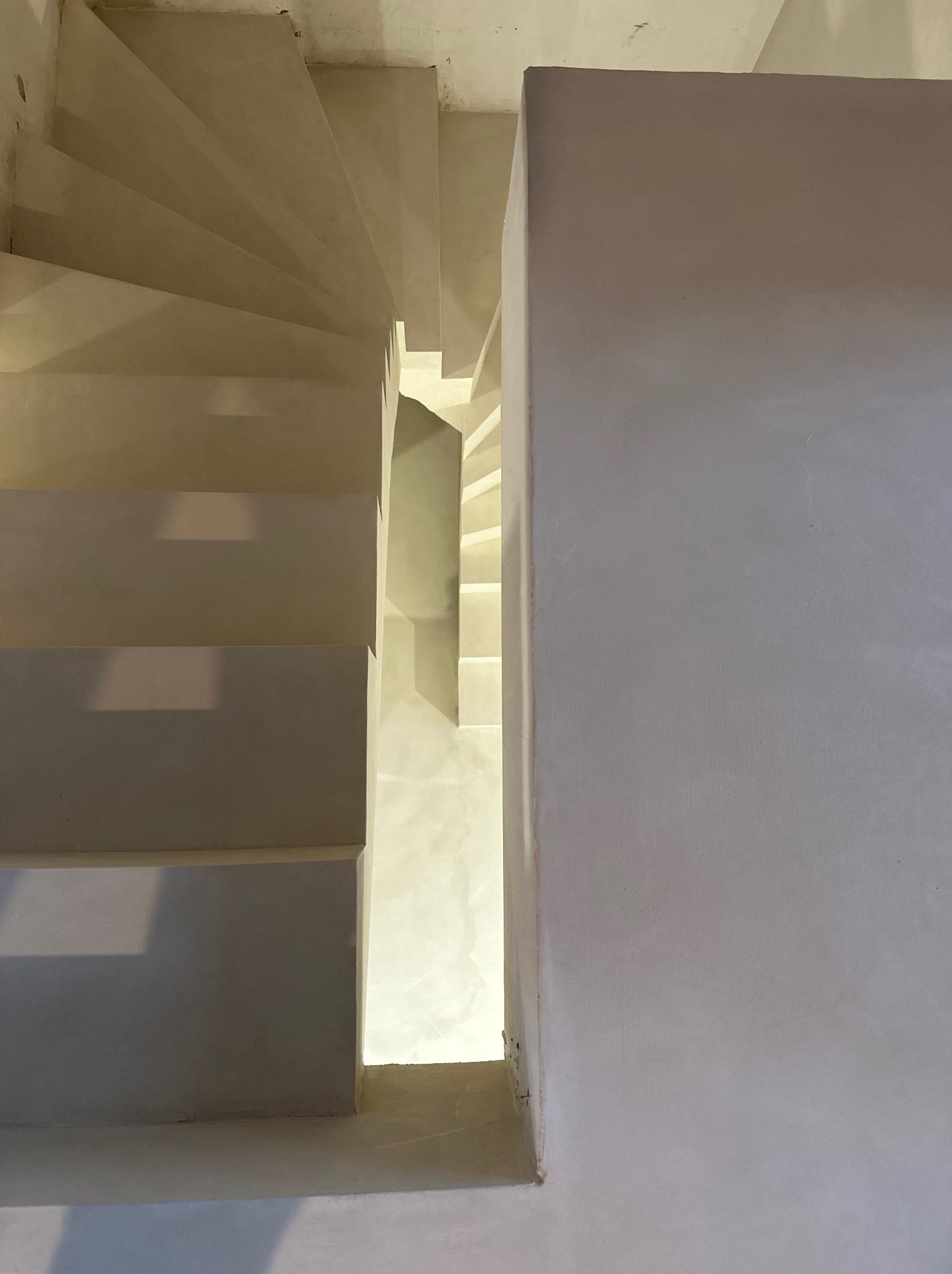 Schody z mikrocementu