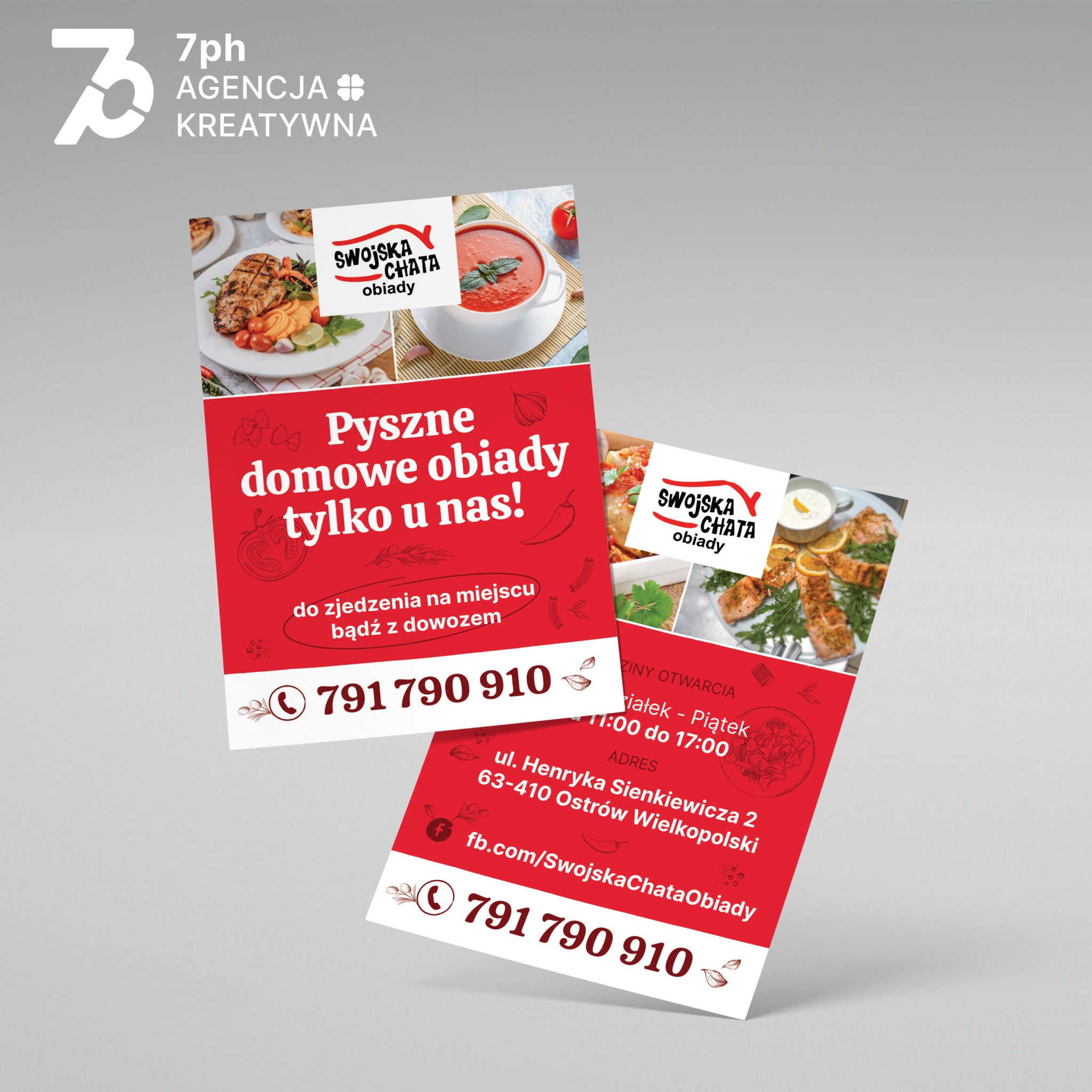 Dwa ulotki restauracji z domowymi obiadami, prezentujące zdjęcia potraw i dane kontaktowe, na jasnoszarym tle.
