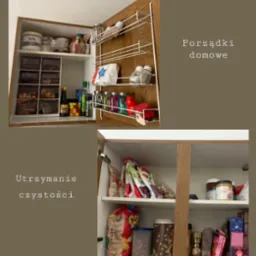 Uporządkowana szafka kuchenna z półkami i organizerami. Widoczne pojemniki z przyprawami, słoiki, produkty spożywcze. Utrzymanie porządku w kuchni, funkcjonalne rozwiązanie.