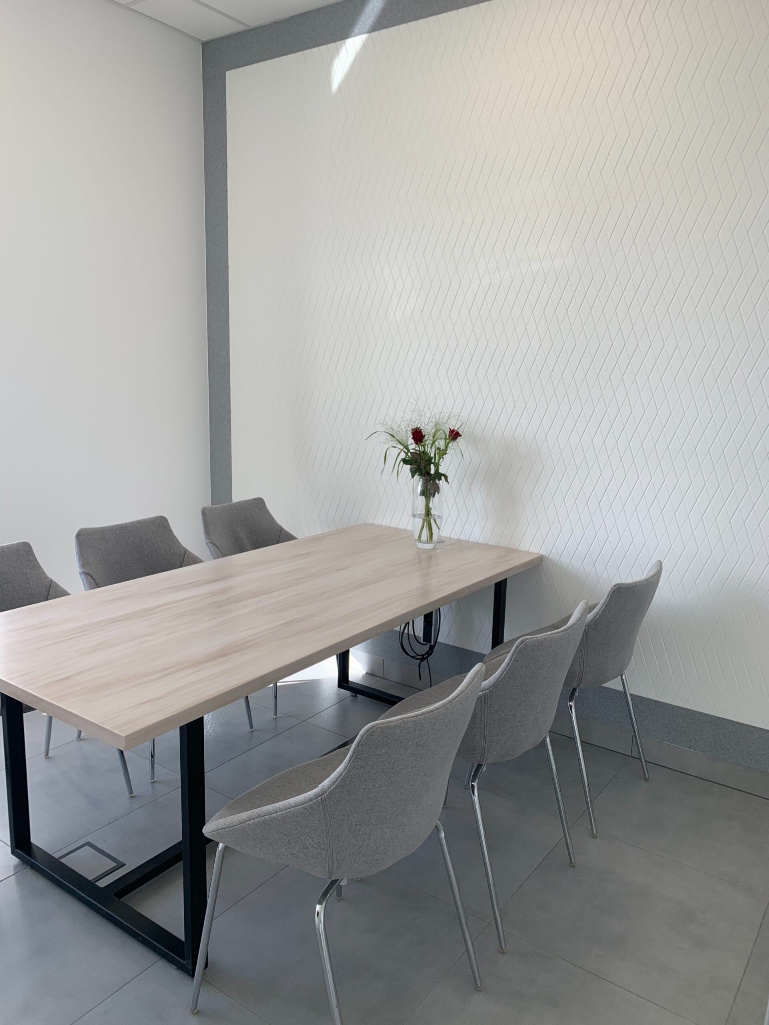 Wyposażenie biur. Okładziny ścienne.