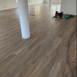 PRZEMYSŁAW KUCHARSKI 