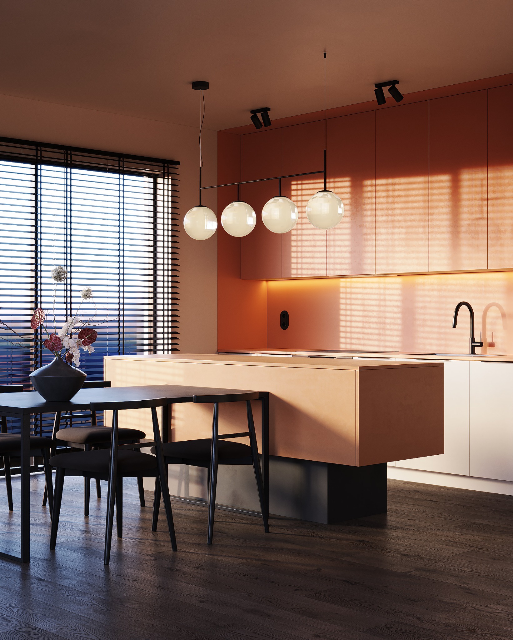Nowoczesna kuchnia z wyspą i stołem jadalnym, oświetlona światłem słonecznym wpadającym przez żaluzje. Ciepła kolorystyka i minimalistyczny design.