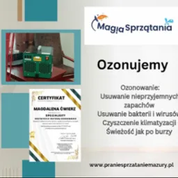 Ozonator na stole obok krzesła, certyfikat specjalisty dezynfekcji metodą ozonowania oraz logo i opis usługi ozonowania.