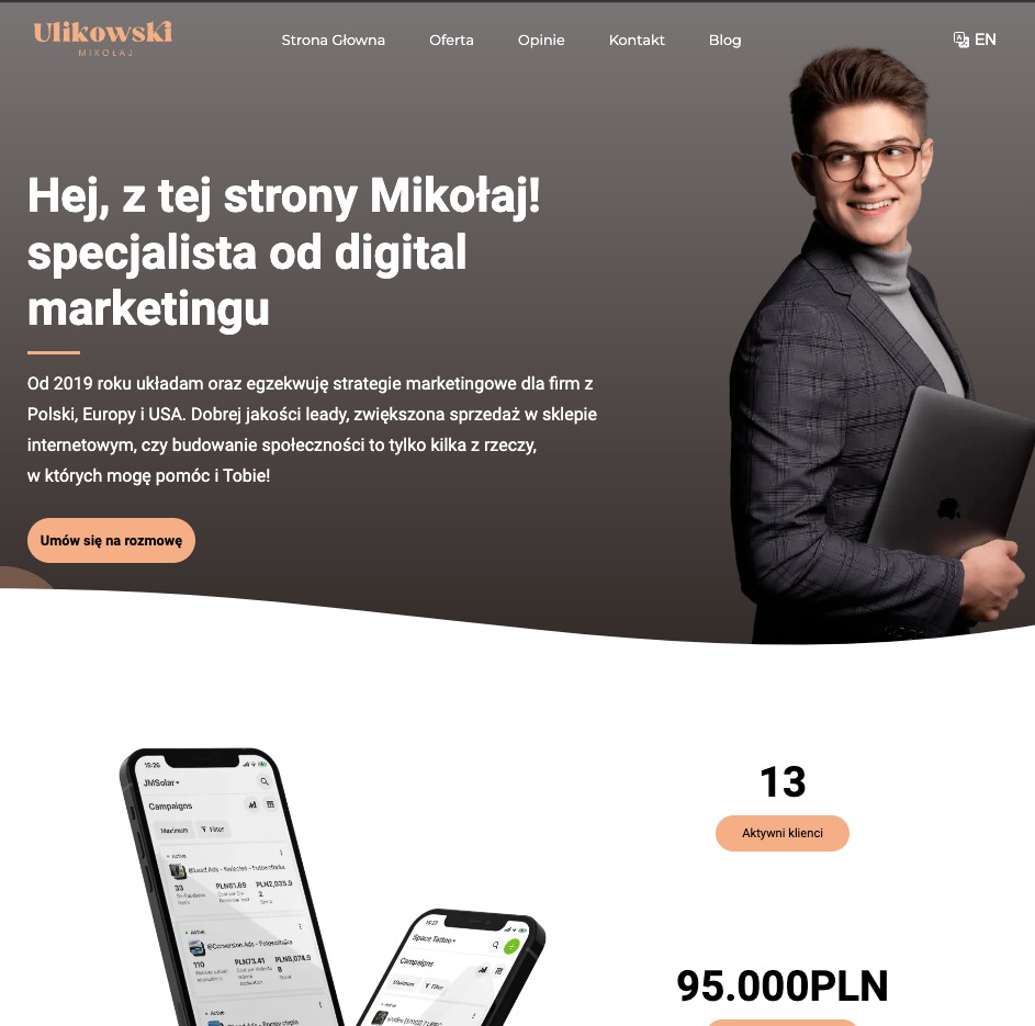 Strona internetowa z wizerunkiem Mikołaja, specjalisty od digital marketingu, prezentująca statystyki kampanii reklamowych na ekranach smartfonów i dane o aktywnych klientach oraz wygenerowanych...