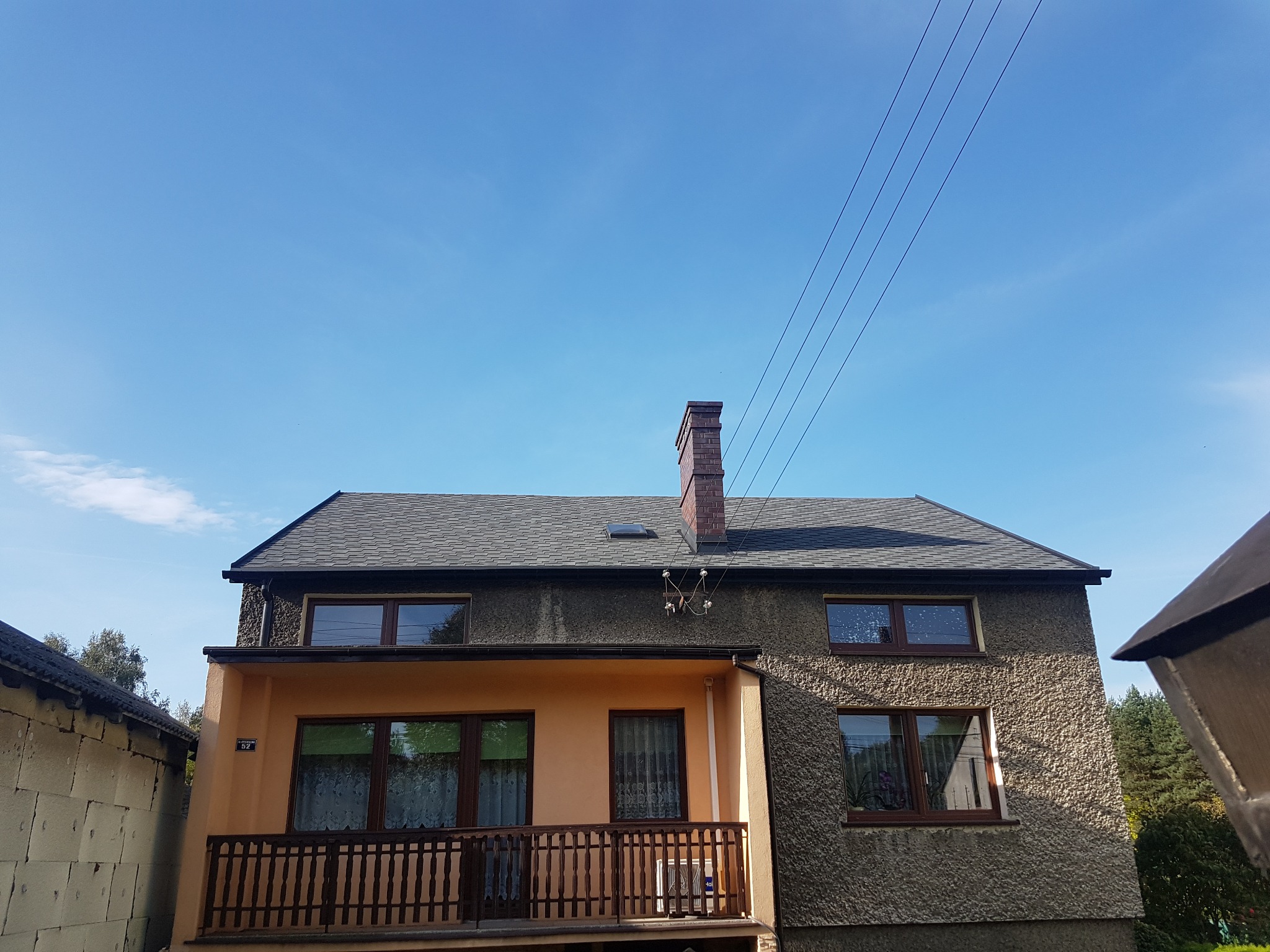 Wykonanie obróbek blacharskich. rynny, wykonanie poszycia dachu gontem 3D.