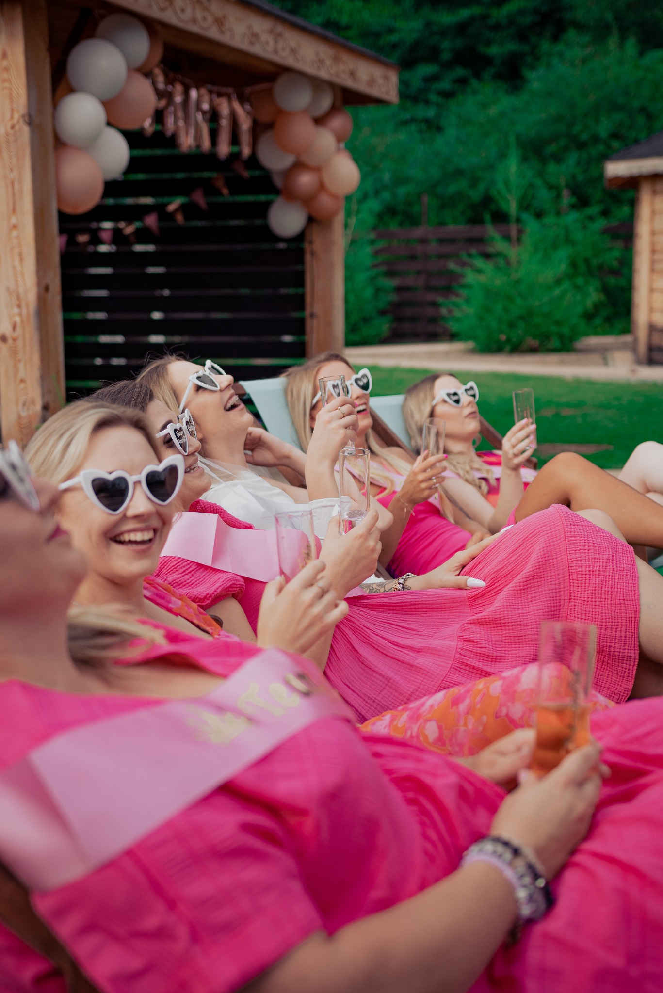 Realizuję reportaże z wieczorów panieńskich.