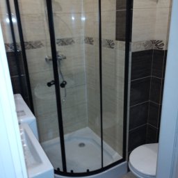 Paweł Sobala - Montaż kabiny prysznicowej z brodzikiem