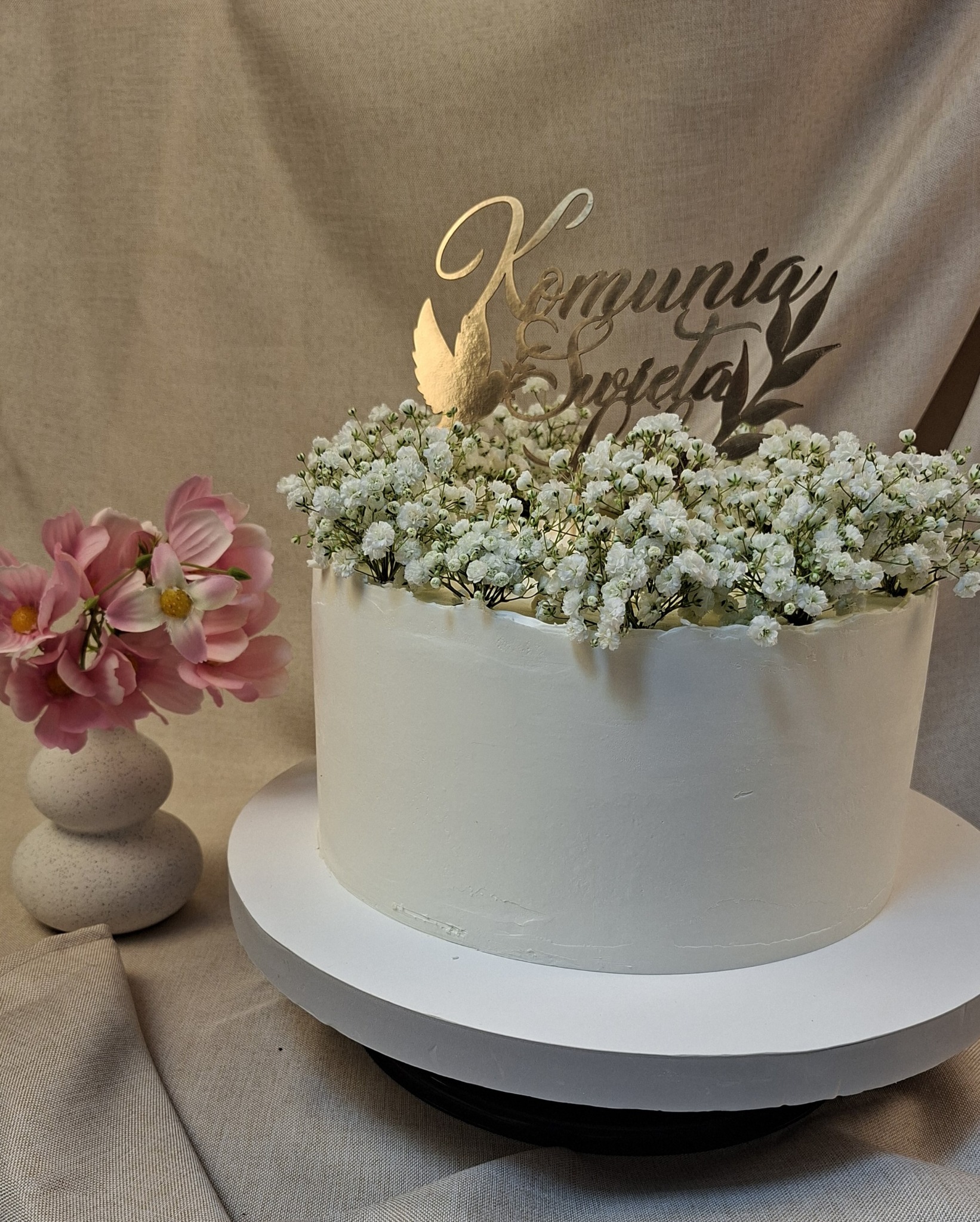 Dziewczęcy i delikatny