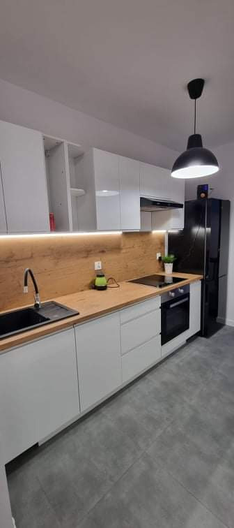 Kuchnia pod wymiar z oświetleniem LED