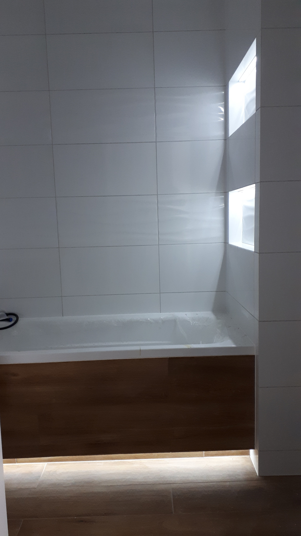 Montaż oświetlenia LED w łazience