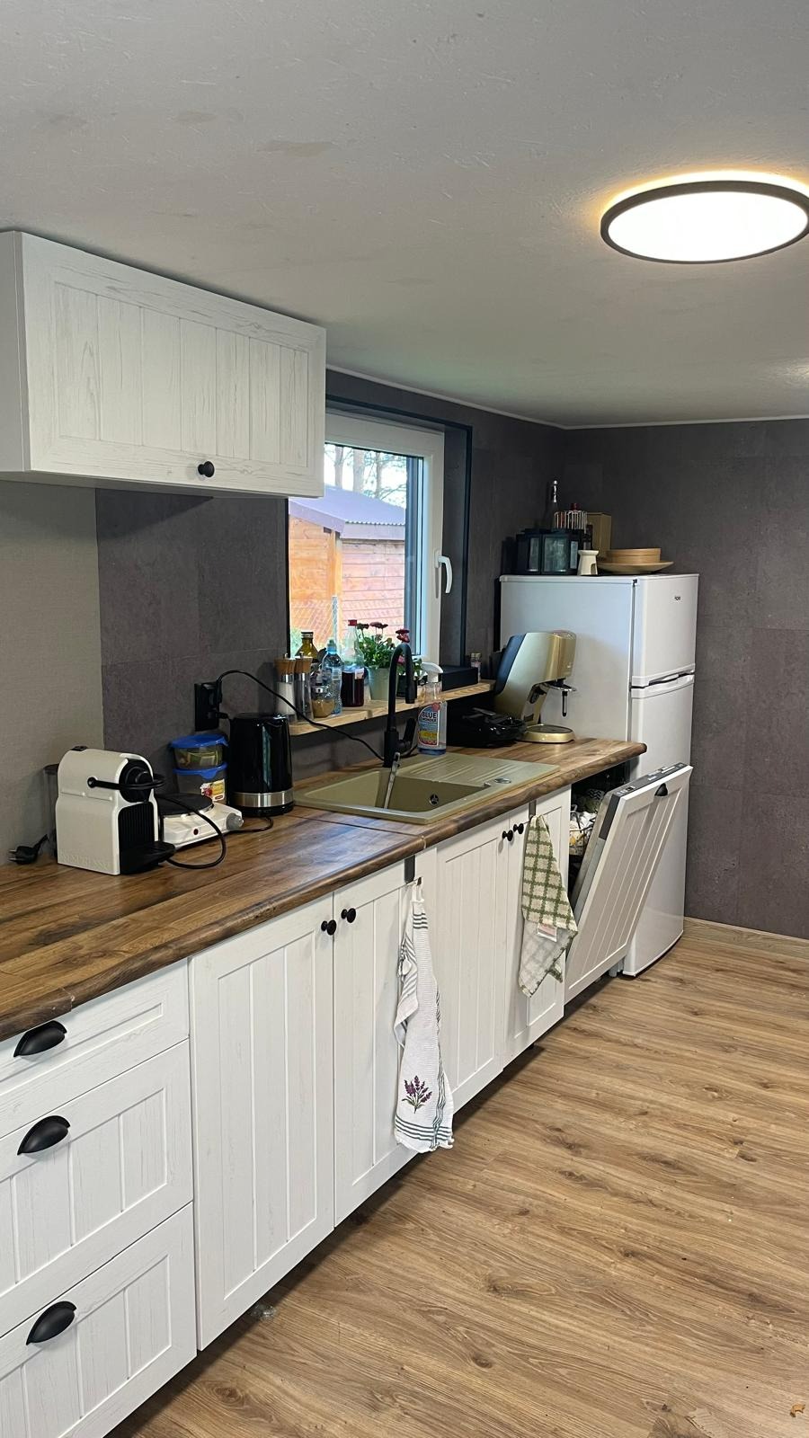 złożenie mebli kuchennych, podłączenie zmywarki oraz zlewozmywaka