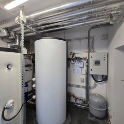 MOMA MONIKA TOKARSKA-PASTERNAK - Instalacja ogrzewania wspólnoty 10 mieszkań. Pompy ciepła 48 kW