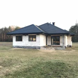 Dom w Zalesiu- okna PCV i rolety zewnętrzne