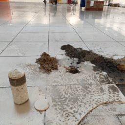 Oprócz badań polowych oferujemy badania laboratoryjne gruntów, kruszyw i betonów wraz z raportami opracowanymi przez uprawnionych i doświadczonych geotechników. 