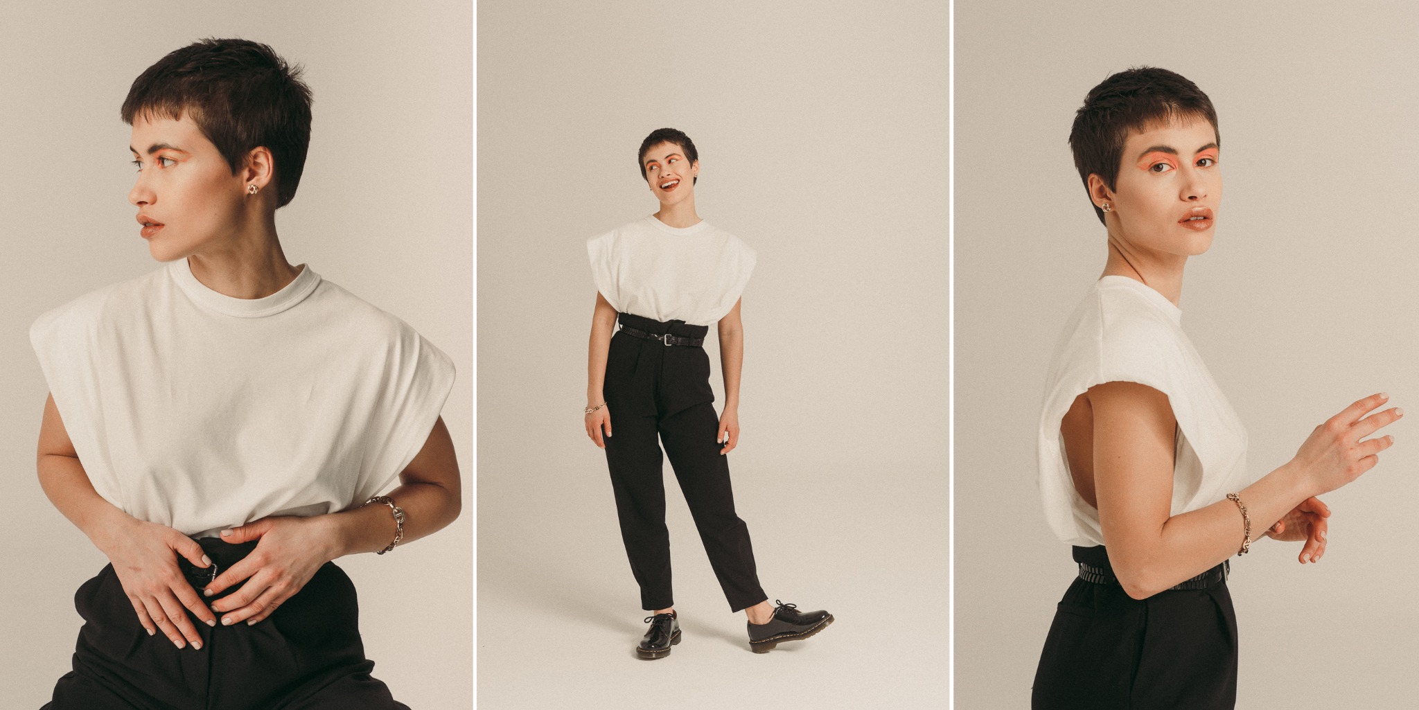 Potrójne ujęcie modelki w białym T-shircie z bufkami i czarnych spodniach, wykonane w studio w Poznaniu, z widocznym makijażem oczu w odcieniach pomarańczy.