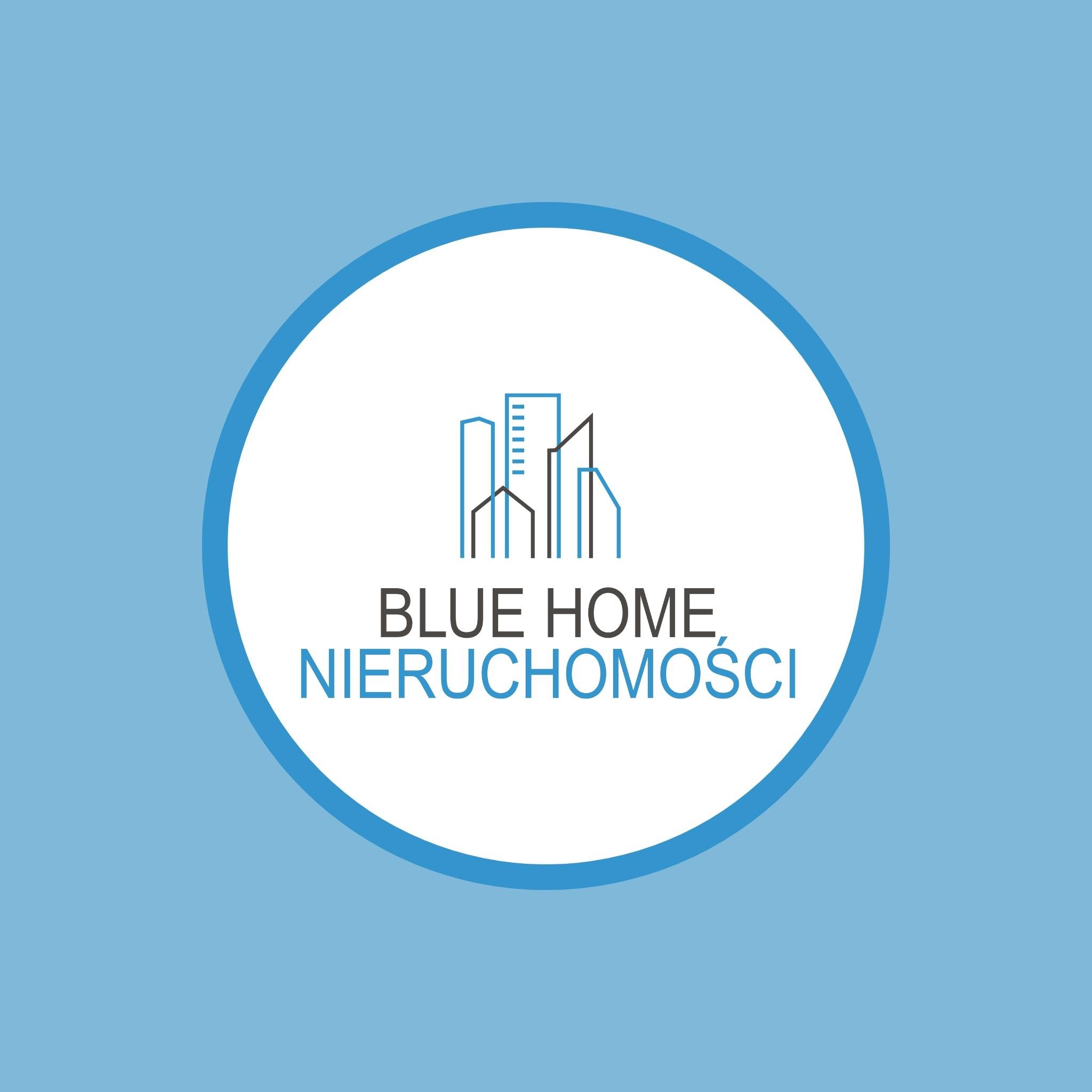 Logo firmy 'Blue Home Nieruchomości' z minimalistycznym rysunkiem budynków w okręgu na błękitnym tle.